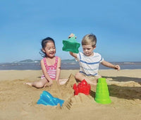 
              Famous Buildings Sand Mold Set (4) - Jumbo 25cm - Hape
            